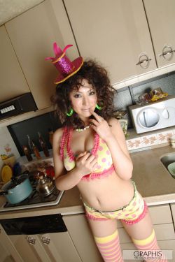 班花脱下裤子让我生诵他尿孔